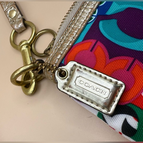 Coach Poppy Pop C Glam Wristlet bright fun print Gold accents leather preloved - Picture 8 of 14